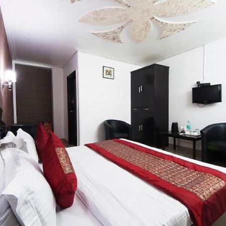 Airport Hotel Green Heights New Delhi Ngoại thất bức ảnh