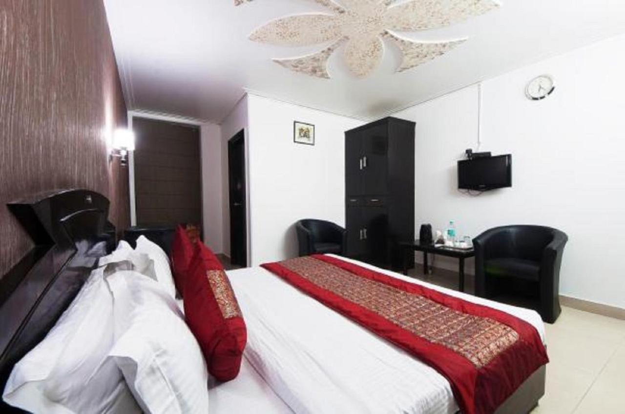 Airport Hotel Green Heights New Delhi Ngoại thất bức ảnh